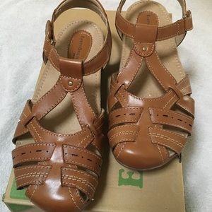 New Earth Origins Shoes. Size 10